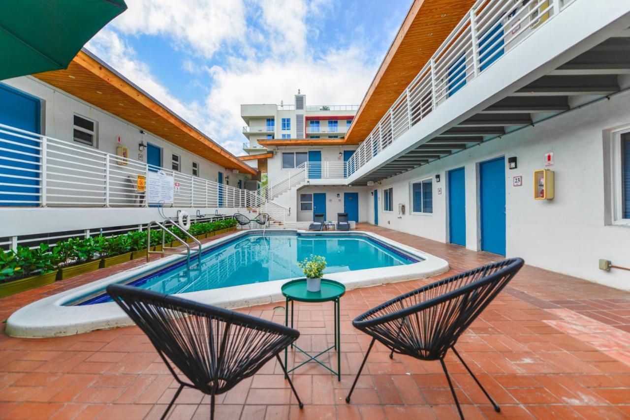 Cozy 1 Bedroom With Pool Steps From The Beach #47 Hollywood Exterior photo